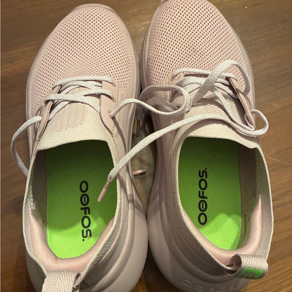 NIB Oofos OOmy Stride Walking Shoe 
# 5077
Women's 7.5